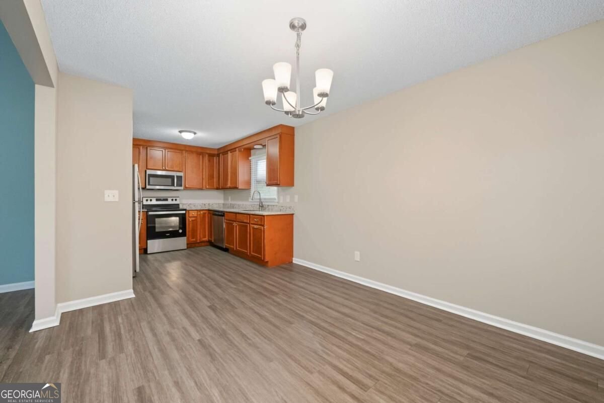 654 Village Creek Drive Lilburn - Photo 6