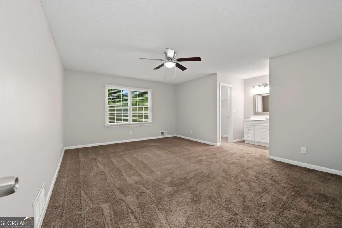 654 Village Creek Drive Lilburn - Photo 9
