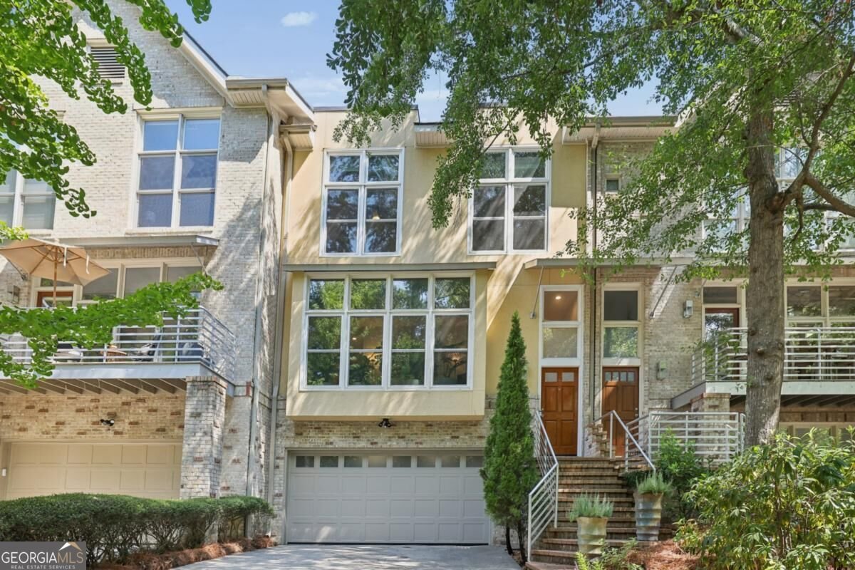 1334 Fernwood Circle Atlanta - main photo