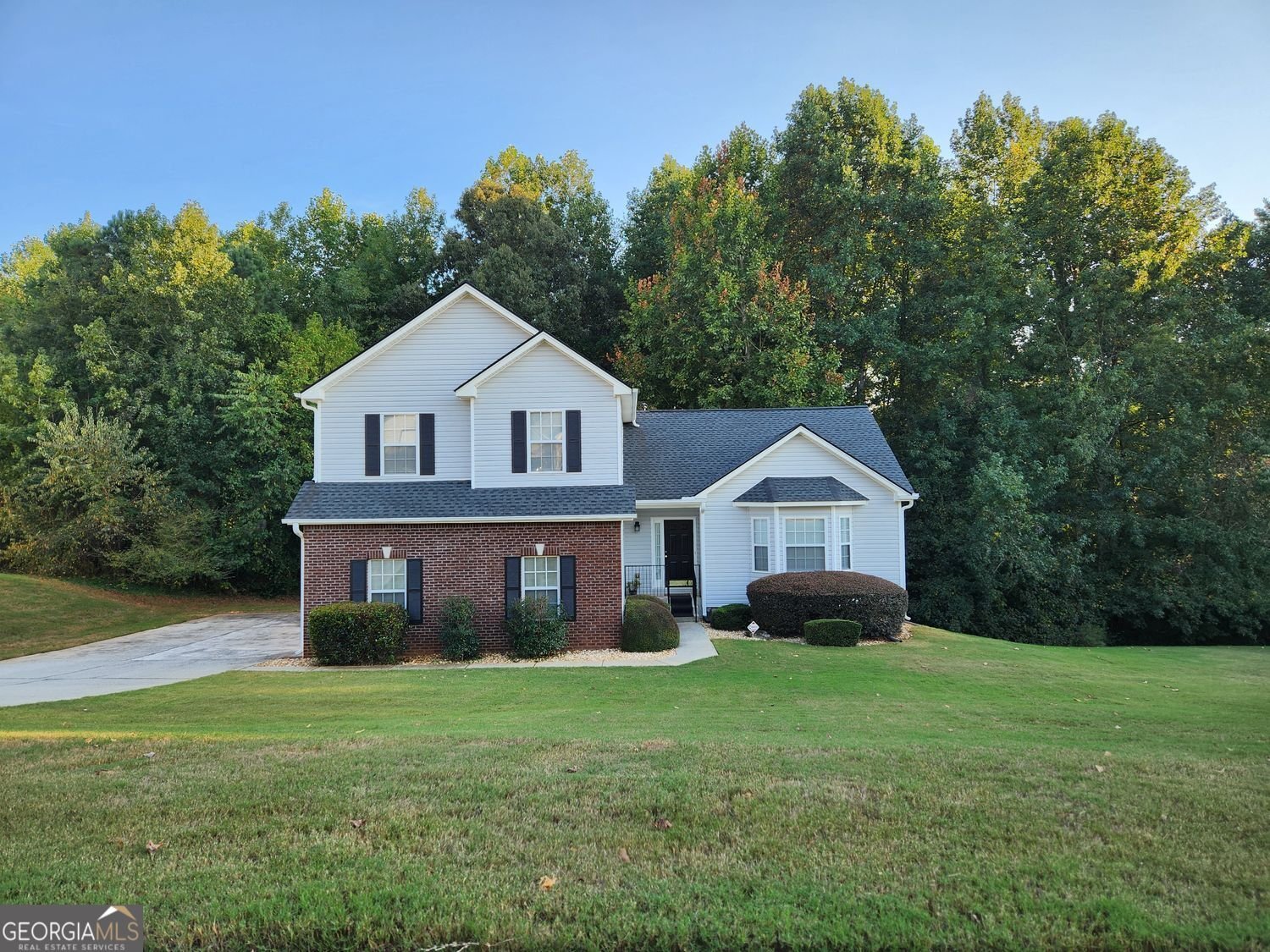 1025 Winding Brook Way Fairburn - main photo