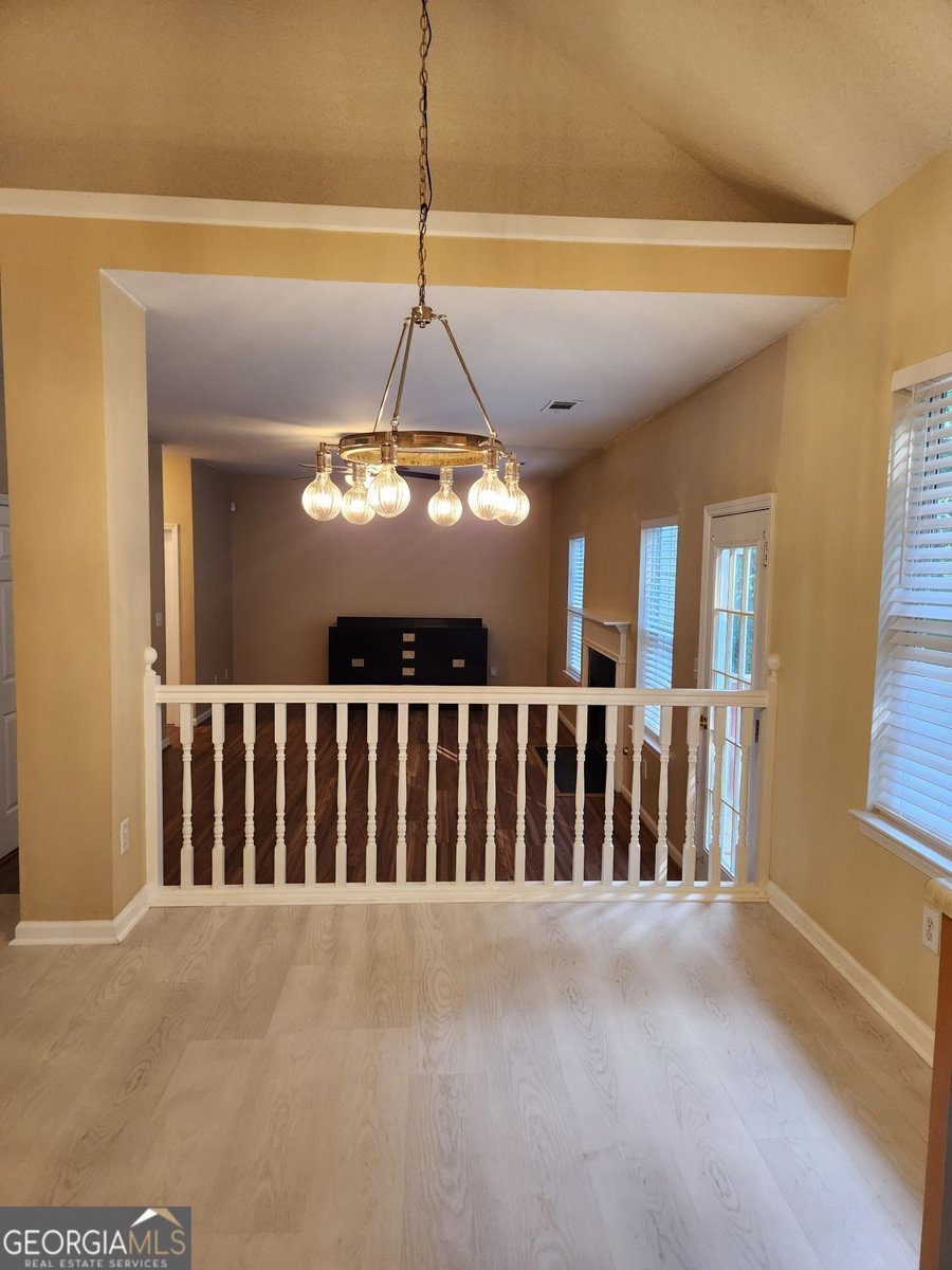 1025 Winding Brook Way Fairburn - Photo 10