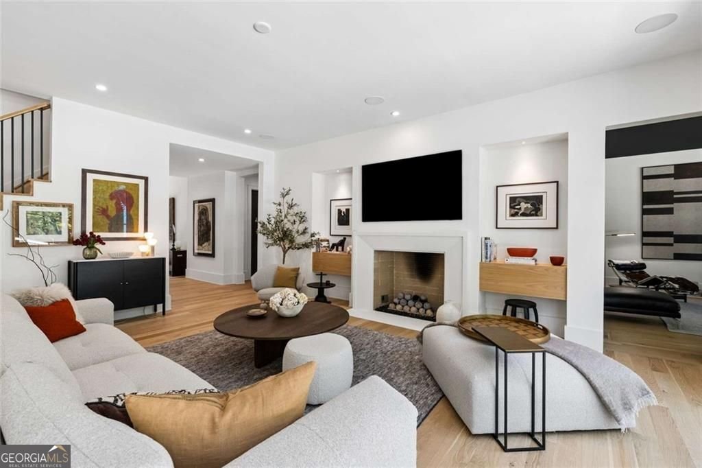 765 Heards Ferry Road Sandy Springs - Photo 18