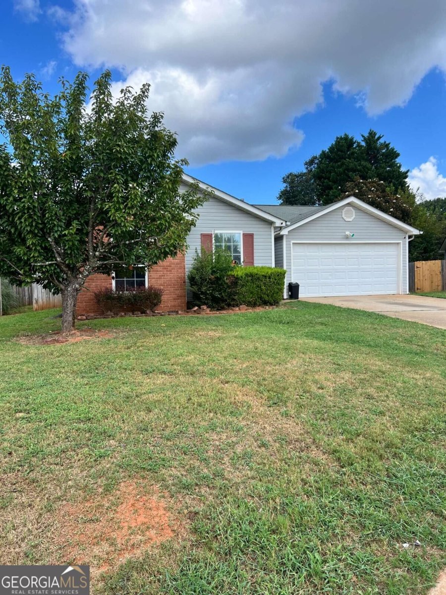 421 Autumn Lake Court Mcdonough - main photo