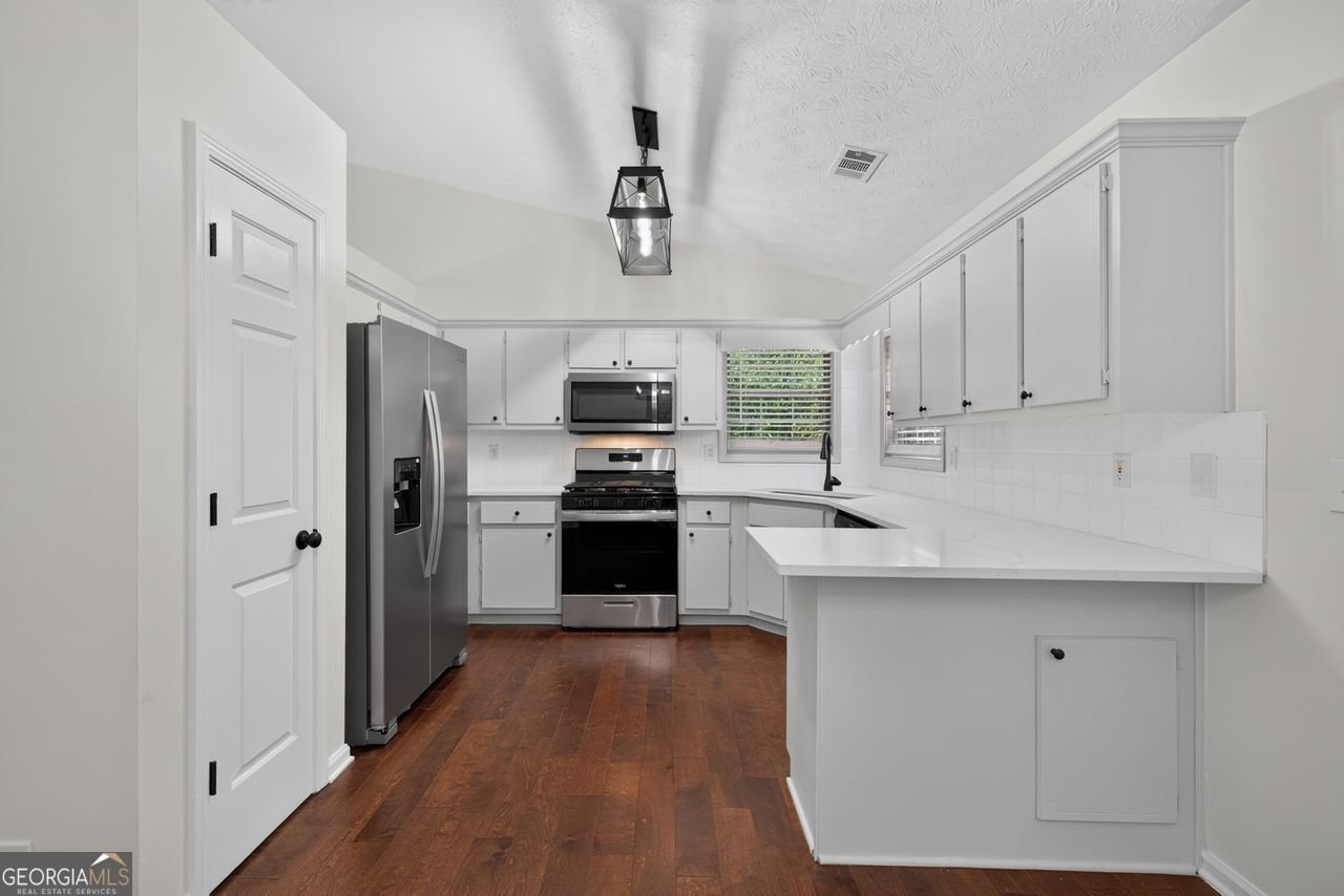 5450 Bushnell Court Flowery Branch - Photo 6