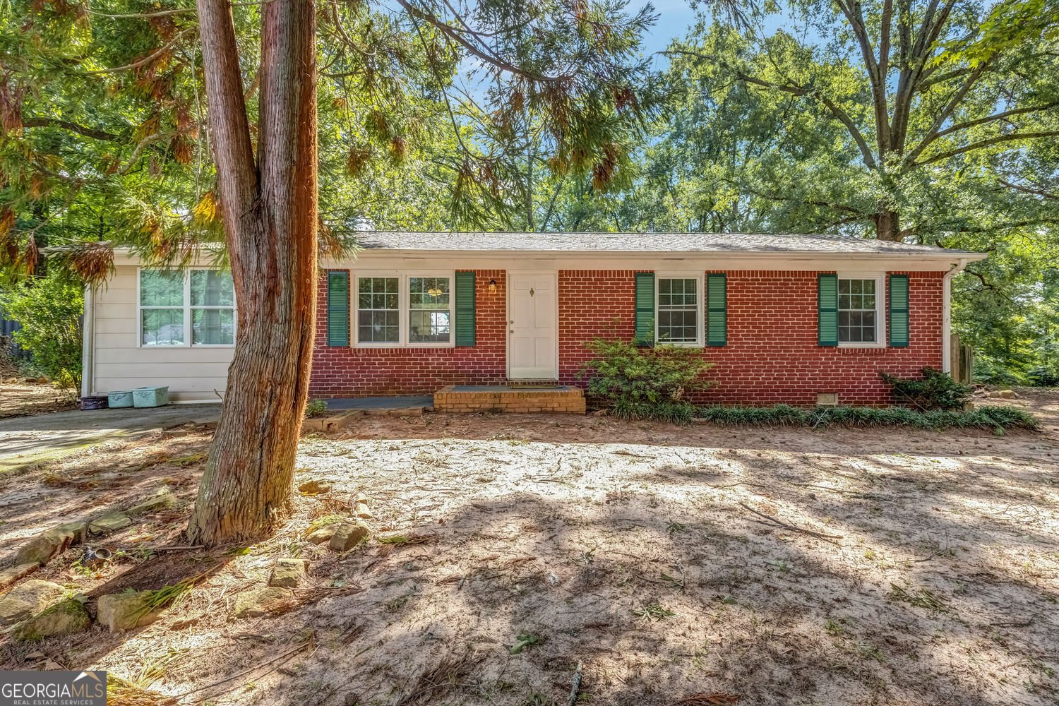 135 Highland Drive Stockbridge - main photo