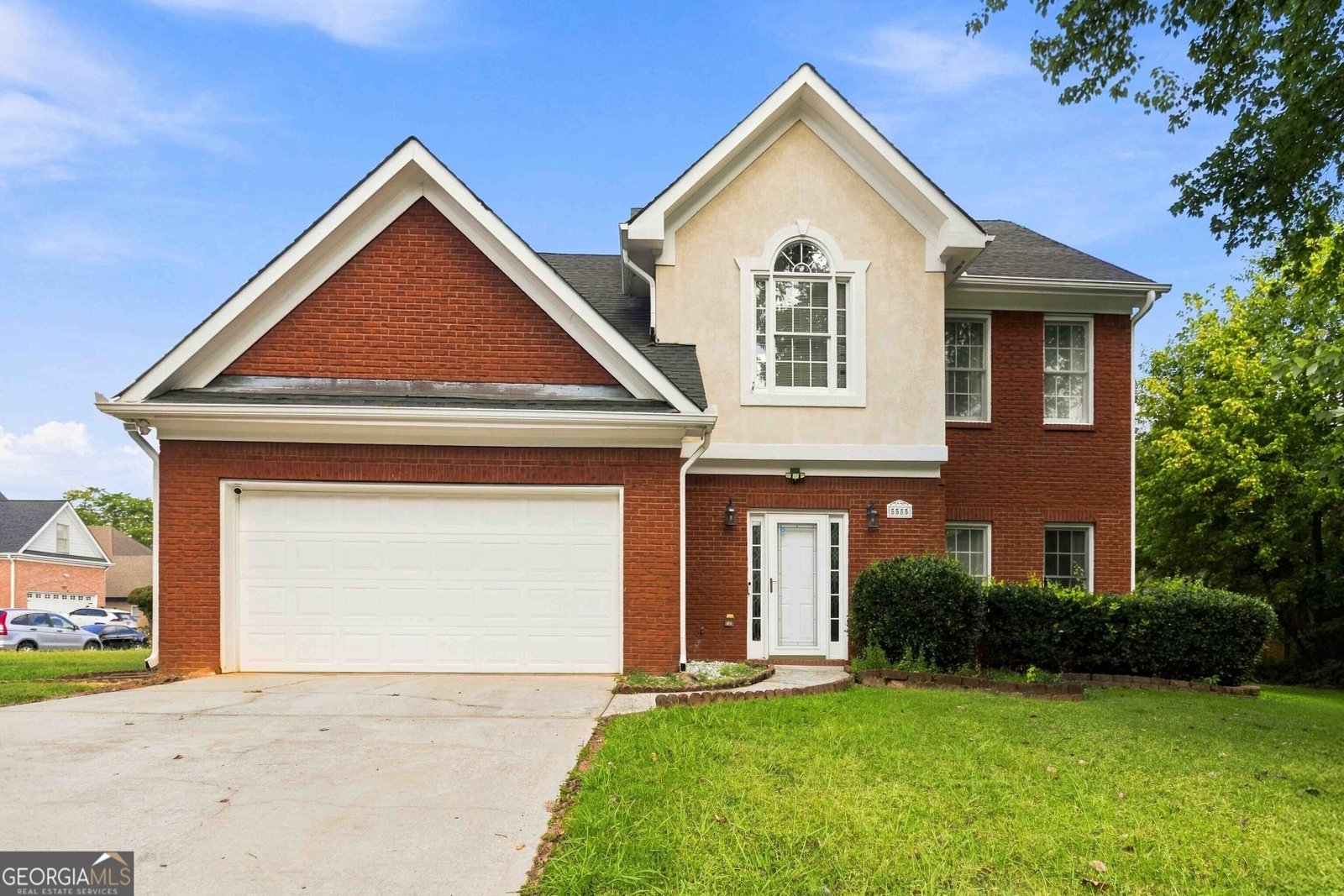 5585 Martin Grove Drive Lilburn - main photo