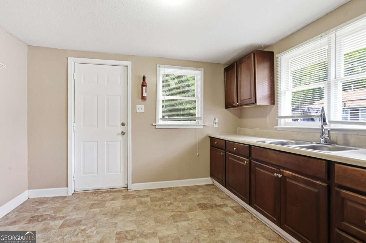 620 Gibbons Drive Scottdale - Photo 8