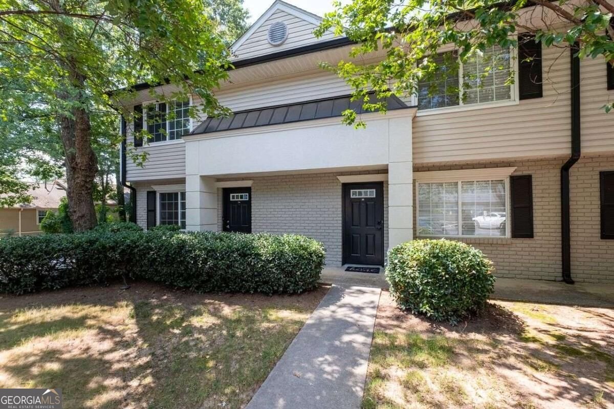 6940 Roswell Road Sandy Springs - main photo