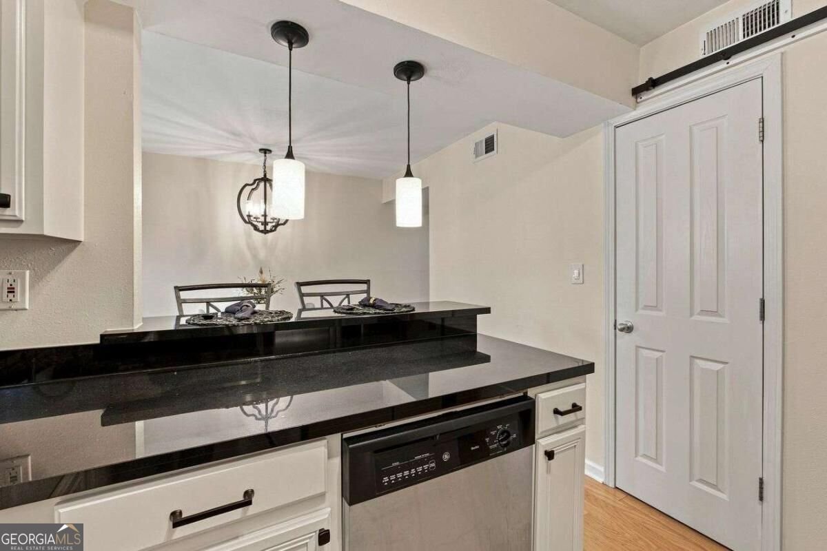 6940 Roswell Road Sandy Springs - Photo 13
