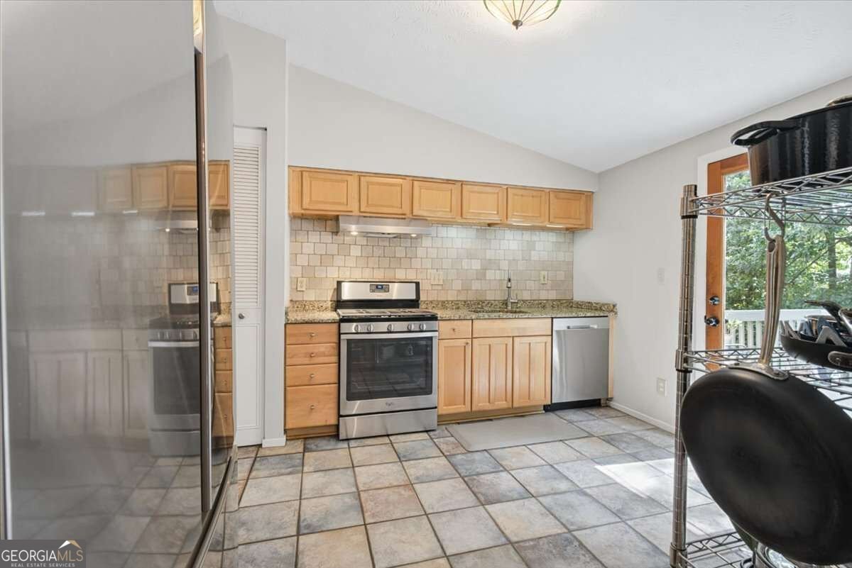 9682 Pond Circle Roswell - Photo 10