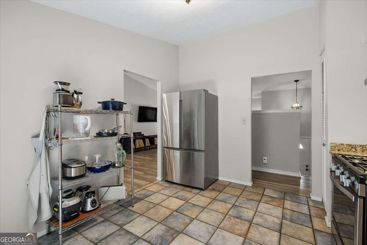 9682 Pond Circle Roswell - Photo 12