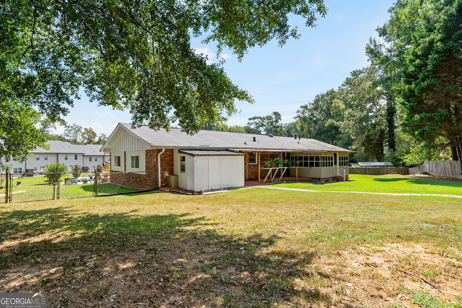 393 Greenleaf Court Lilburn - Photo 32