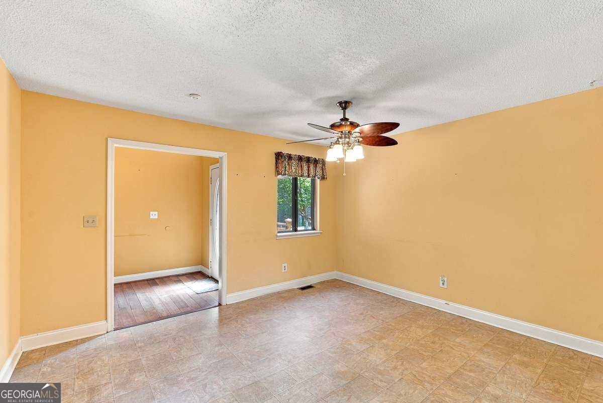 6906 Springwood Drive Douglasville - Photo 8