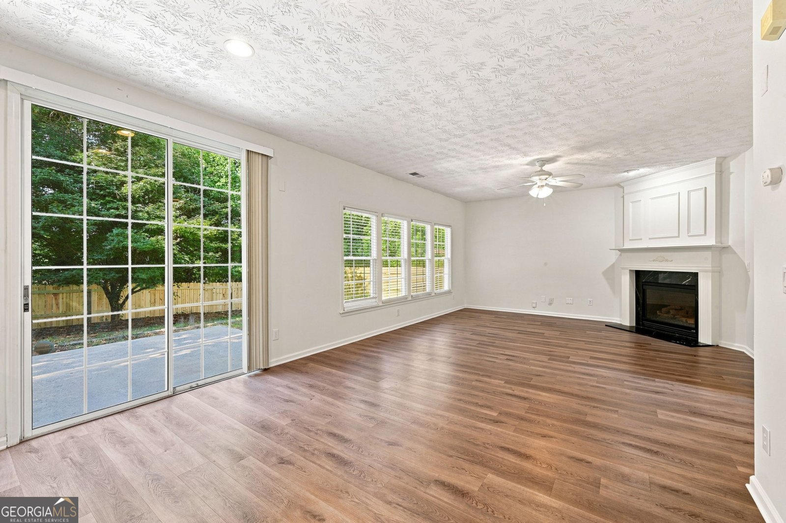3433 Palm Circle Kennesaw - Photo 11
