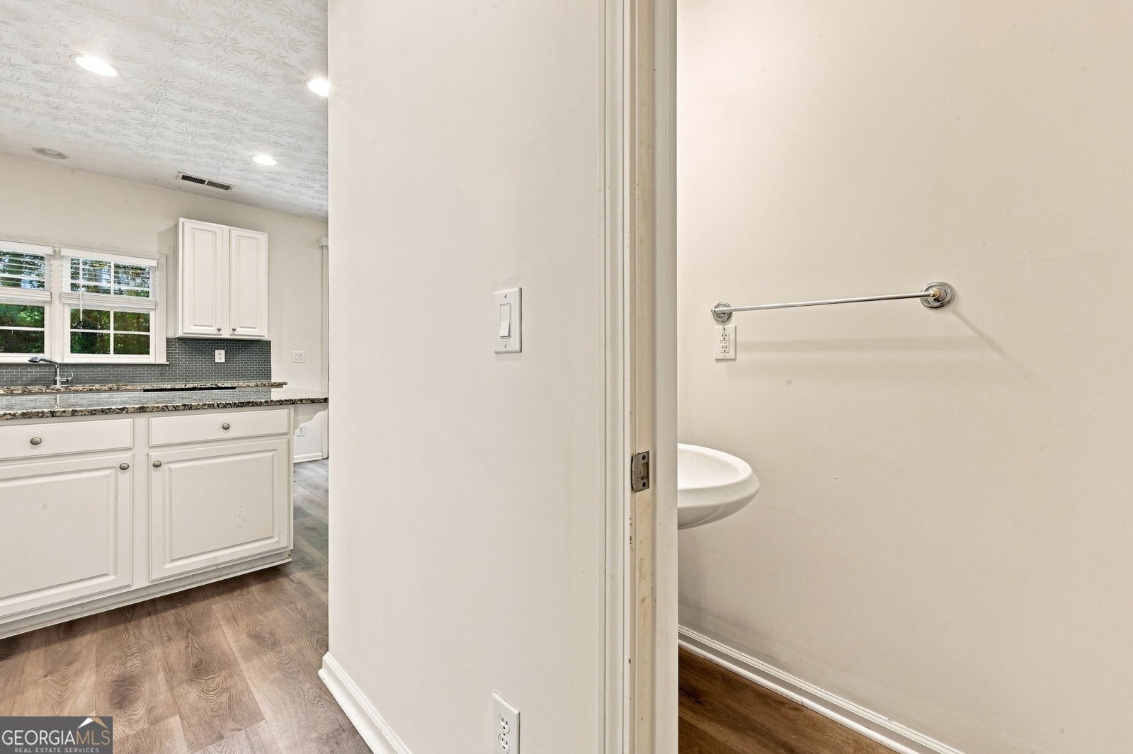 3433 Palm Circle Kennesaw - Photo 17