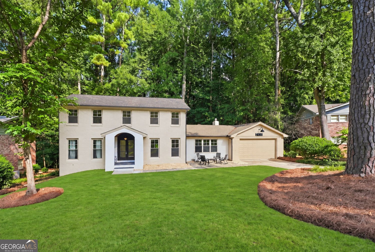 2433 Helmsdale Drive Atlanta - main photo