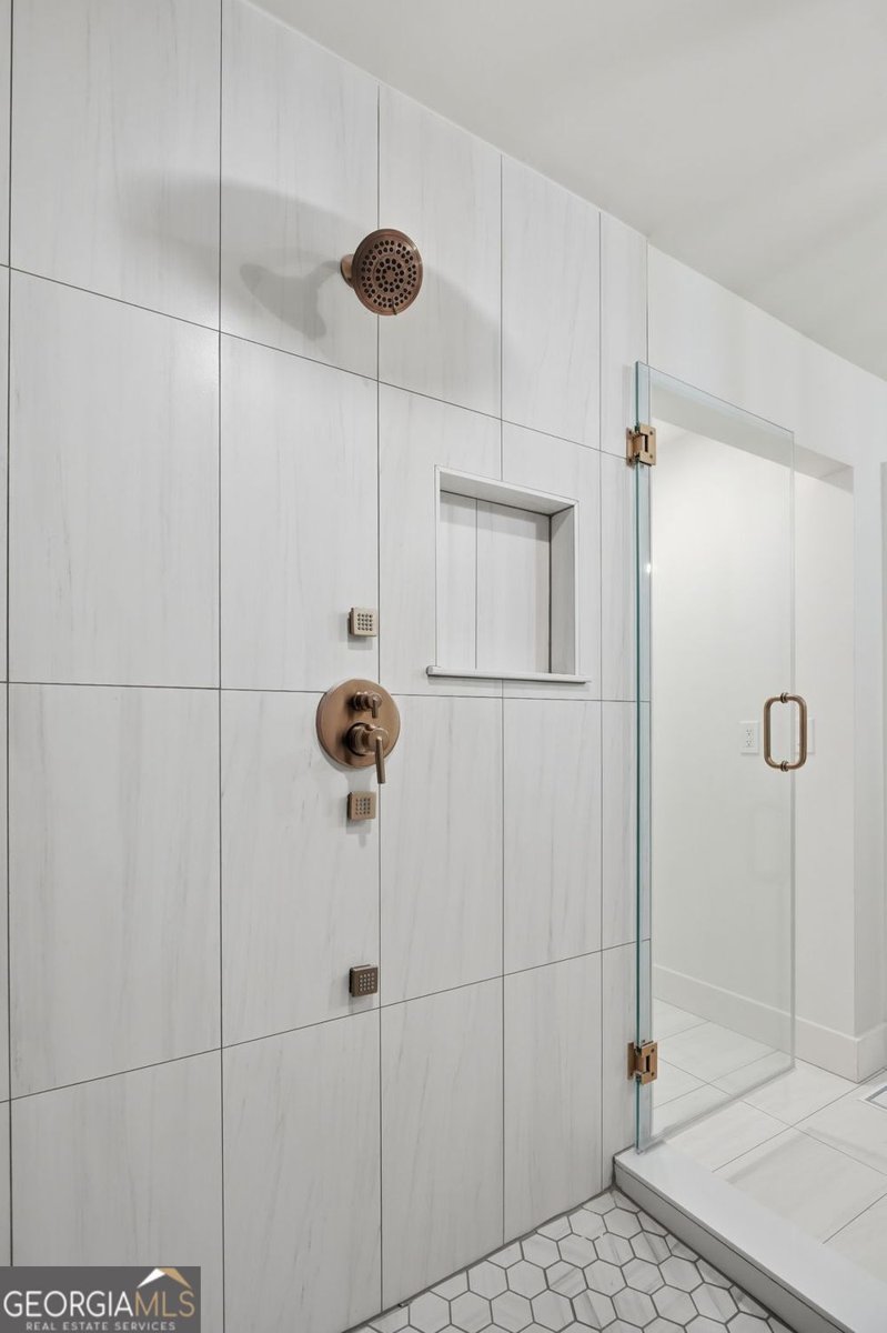 2433 Helmsdale Drive Atlanta - Photo 45