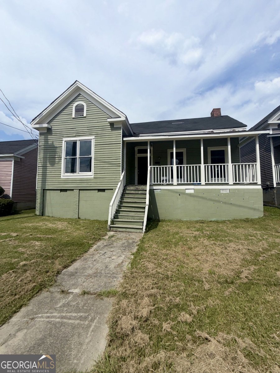 1557 Walnut Street Macon - main photo