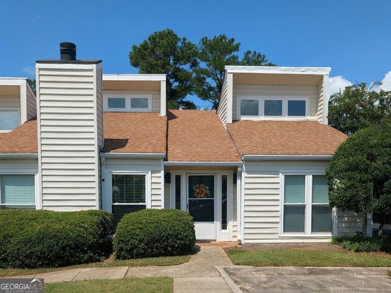 827 Serramonte Drive Marietta - main photo