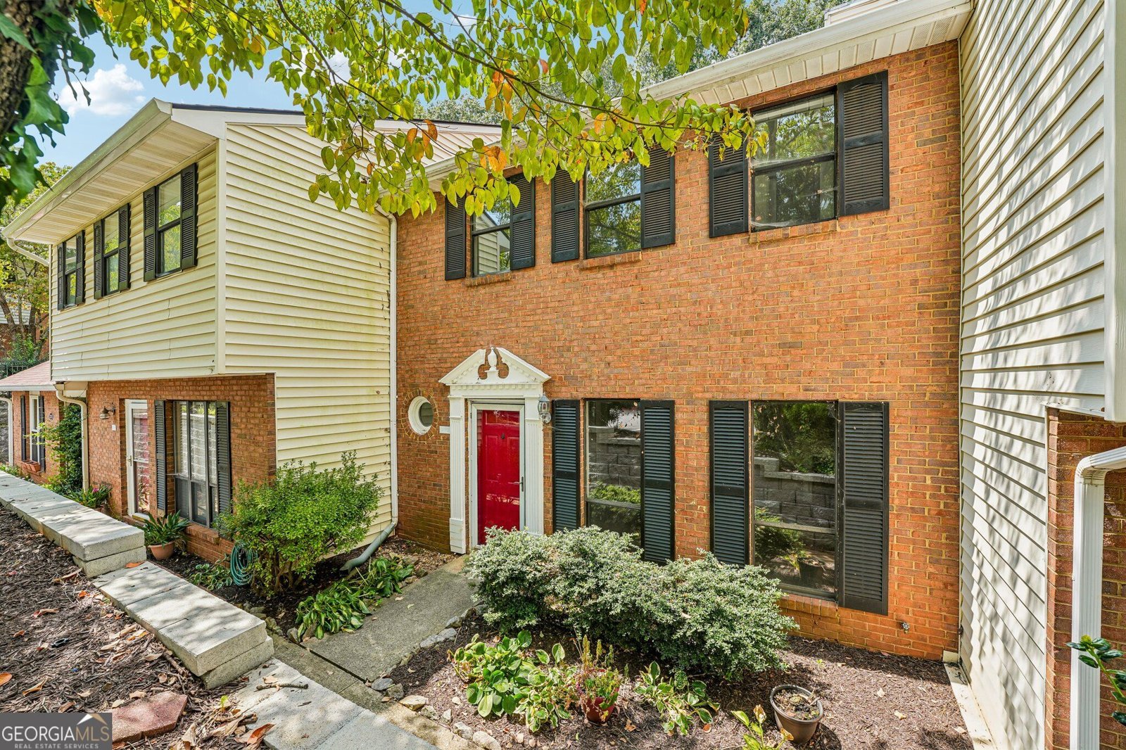 3190 Cape Circle Alpharetta - main photo