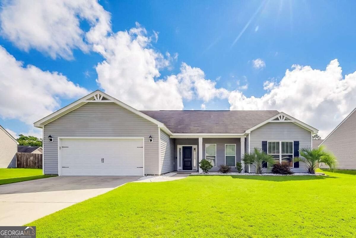 123 Thoroughbred Drive Guyton - main photo