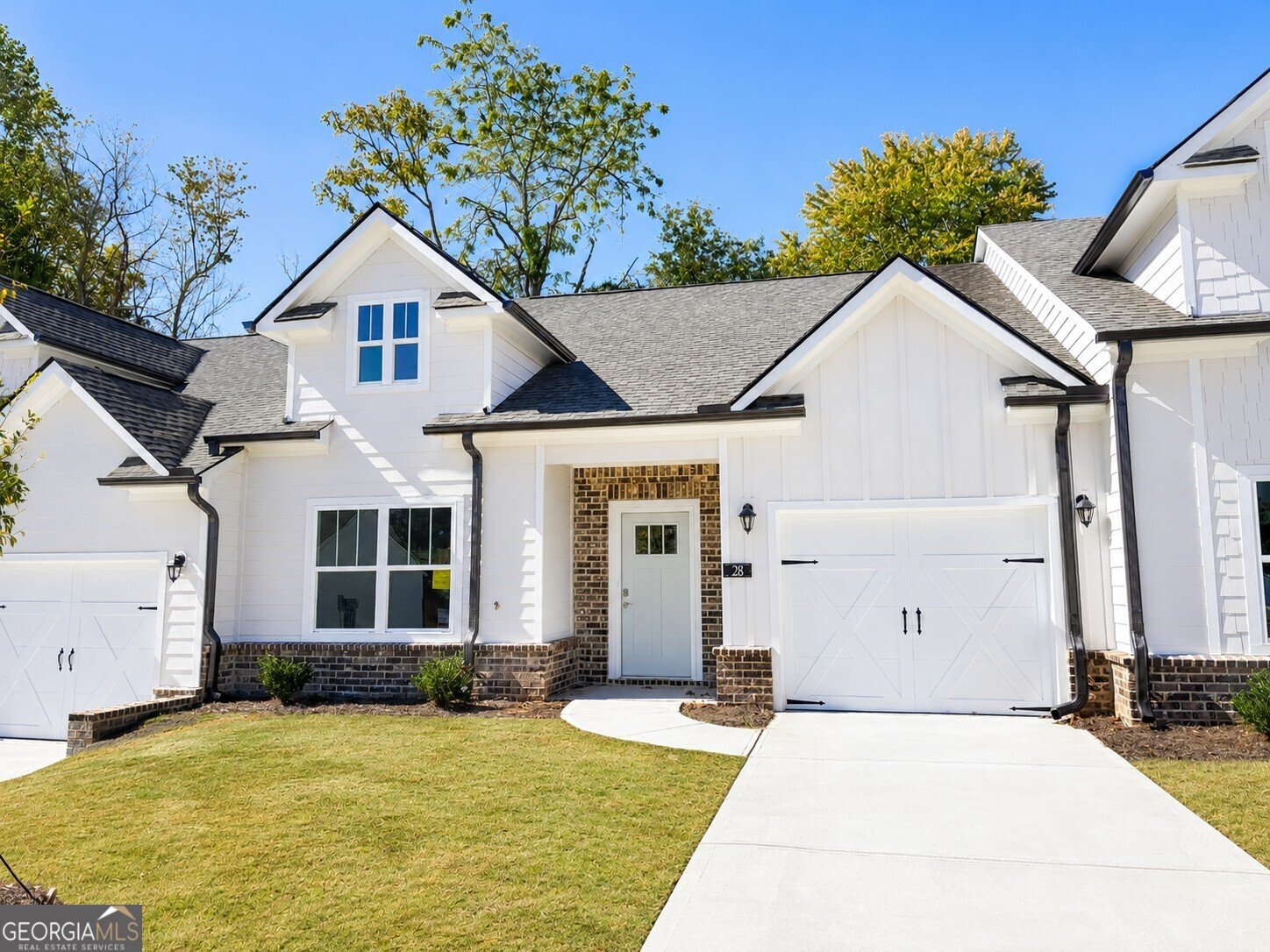 28 Village Court Cleveland - main photo