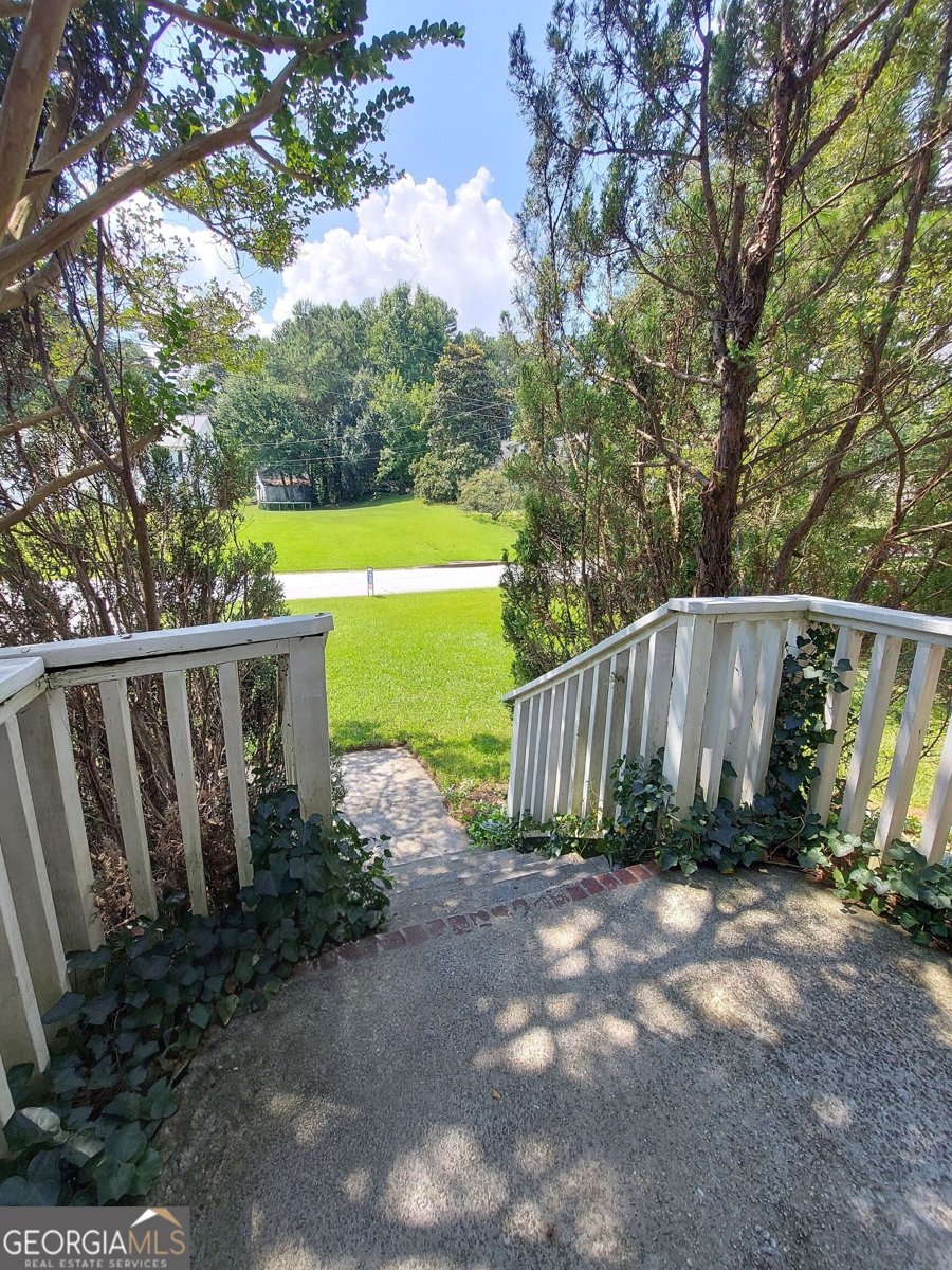 2737 Crestworth Lane Buford - Photo 8