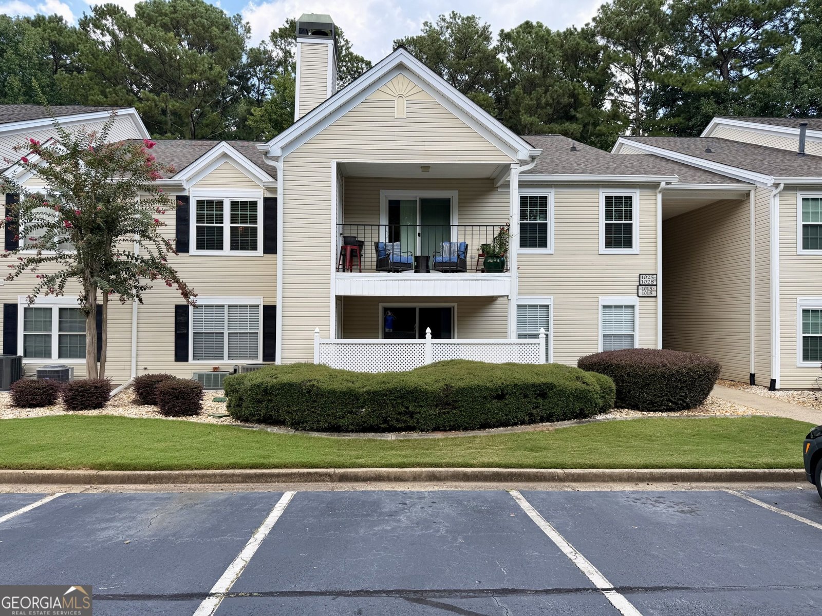 1015 Ridgefield Drive Peachtree City - main photo