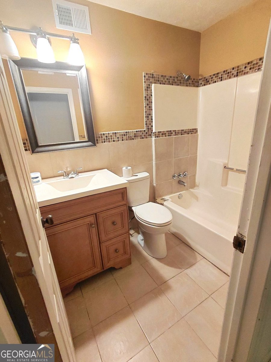 817 Forest Path Stone Mountain - Photo 14