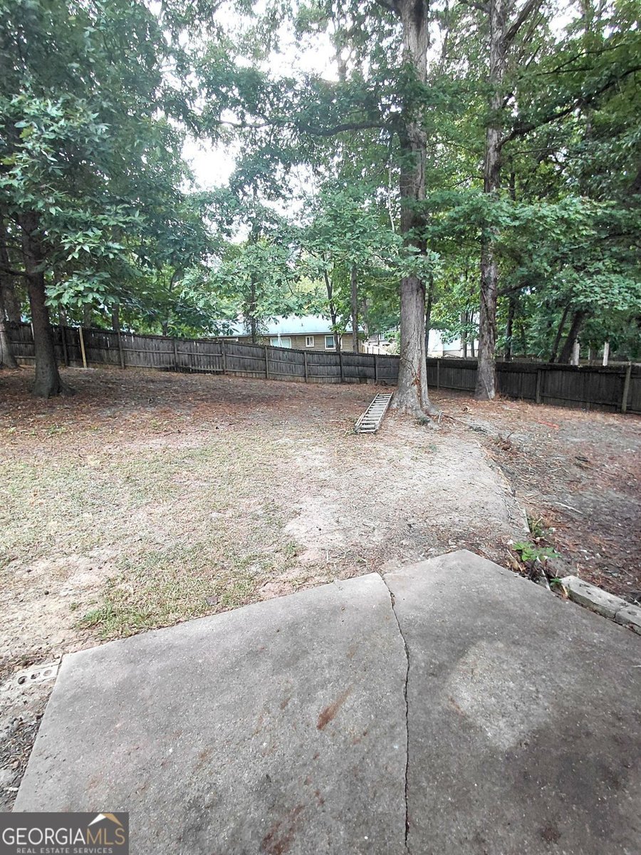 817 Forest Path Stone Mountain - Photo 16