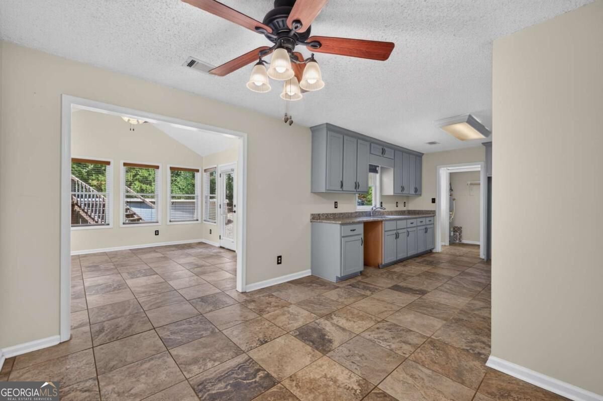 138 Lakeshore Circle NE Milledgeville - Photo 10