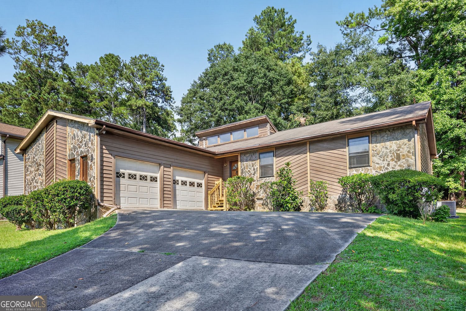 5805 Vernier Drive Atlanta - main photo