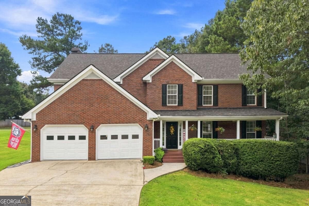 5821 Silverthorn Drive Flowery Branch - main photo
