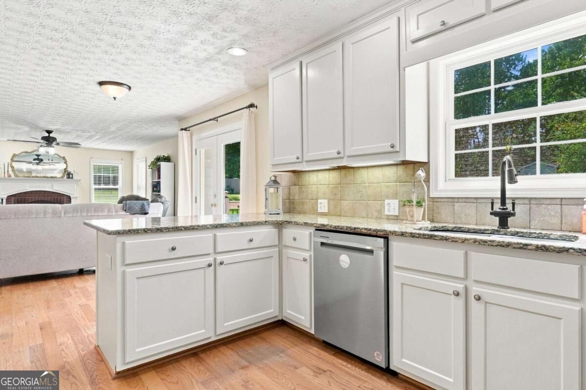 5821 Silverthorn Drive Flowery Branch - Photo 13