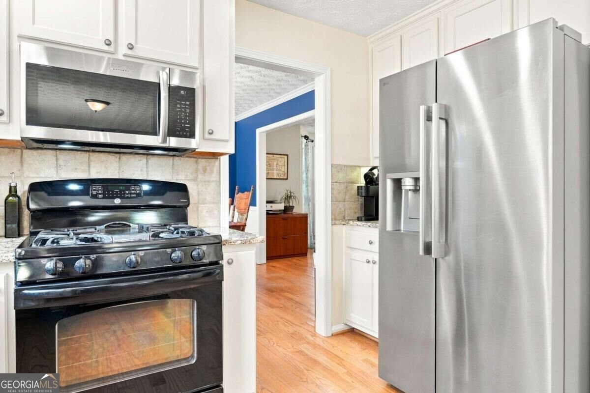 5821 Silverthorn Drive Flowery Branch - Photo 16