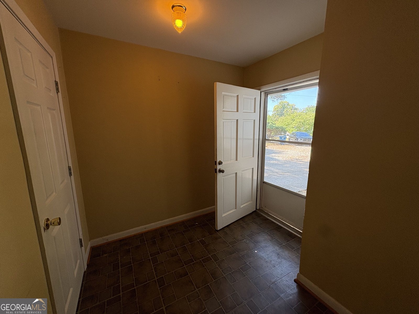 595 Camelot Drive Athens - Photo 14