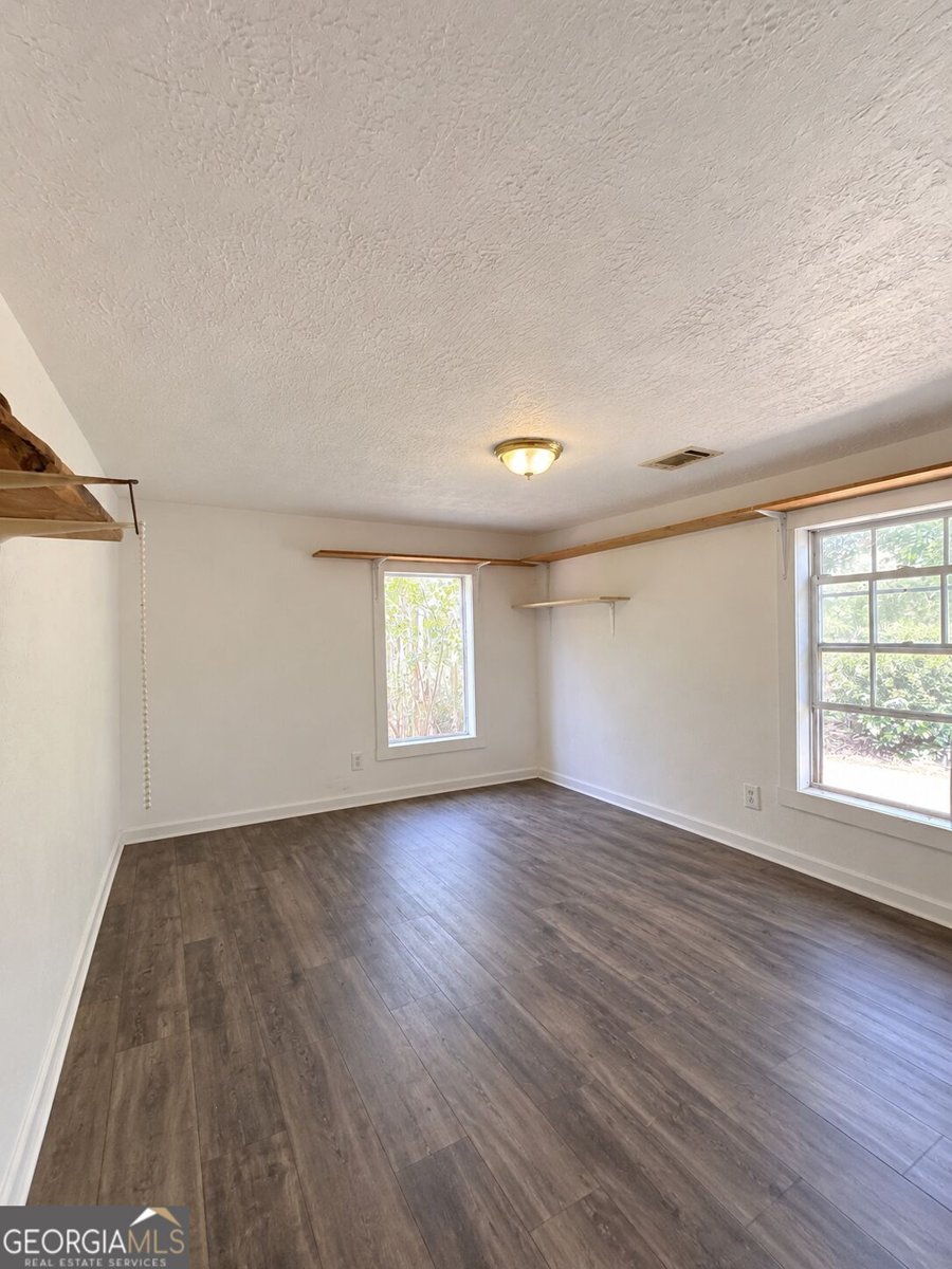 2392 Hancock Drive Social Circle - Photo 6