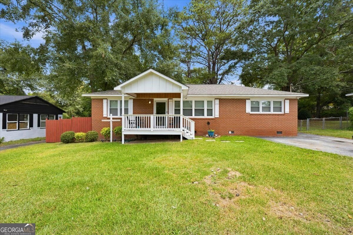 4290 Fairfax Dr Macon - main photo