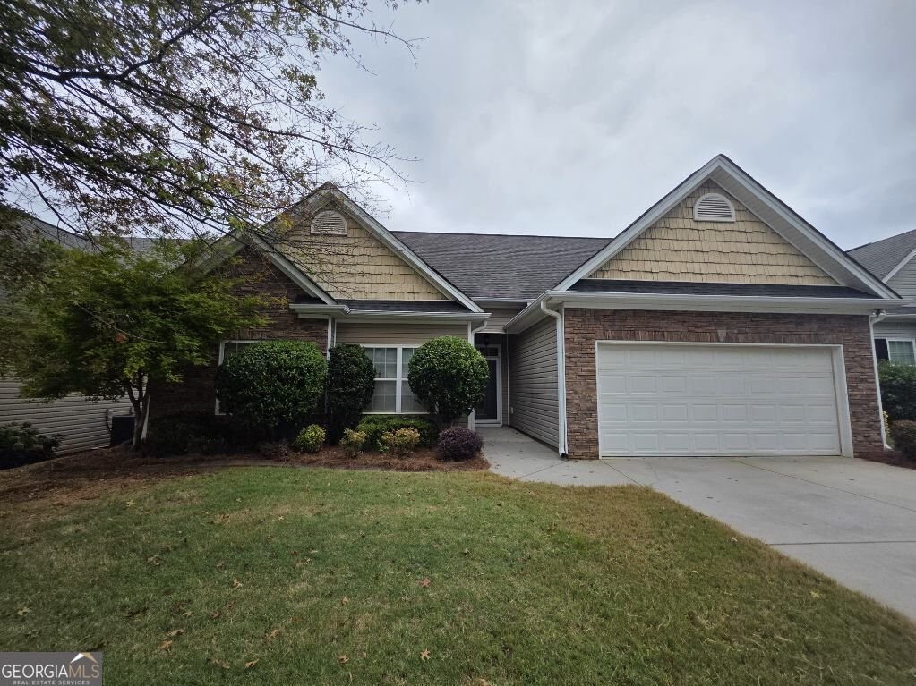 58 Village Park Drive Newnan - main photo