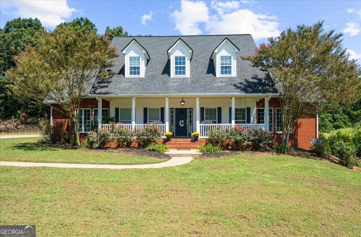 8135 Wallace Wood Road Gainesville - main photo