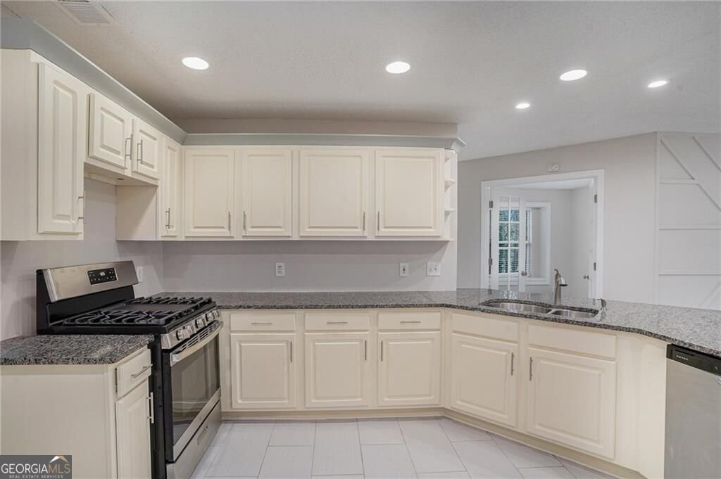 322 Fernhill Court Jonesboro - Photo 16