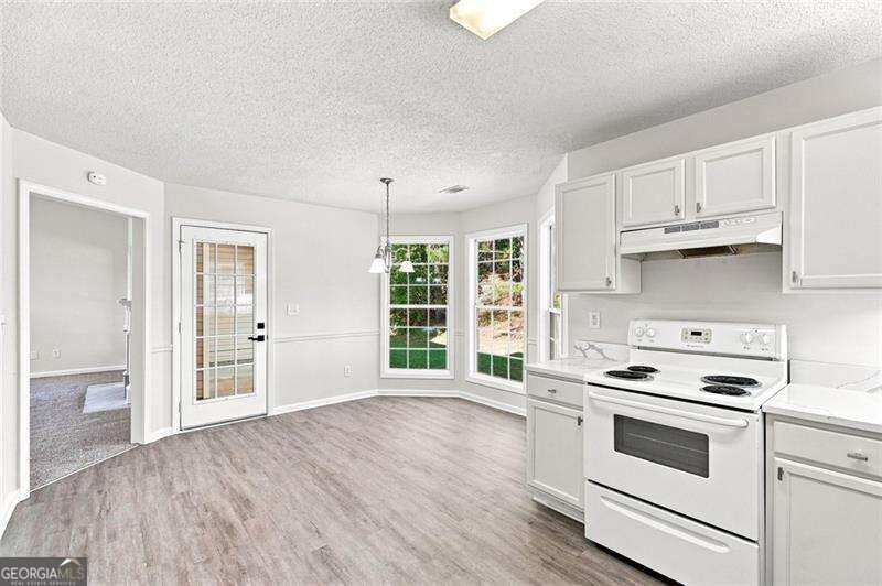 1335 Saint Isabella Court Locust Grove - Photo 10