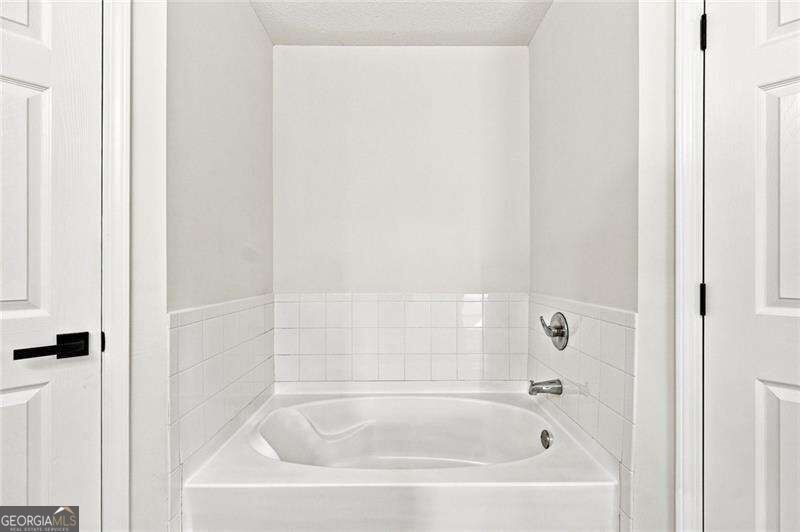 1335 Saint Isabella Court Locust Grove - Photo 14