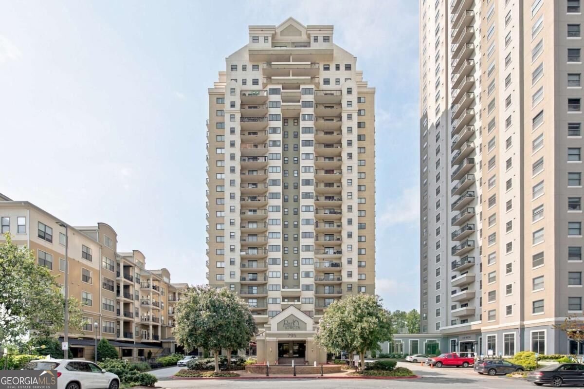 799 Hammond Drive Sandy Springs - main photo