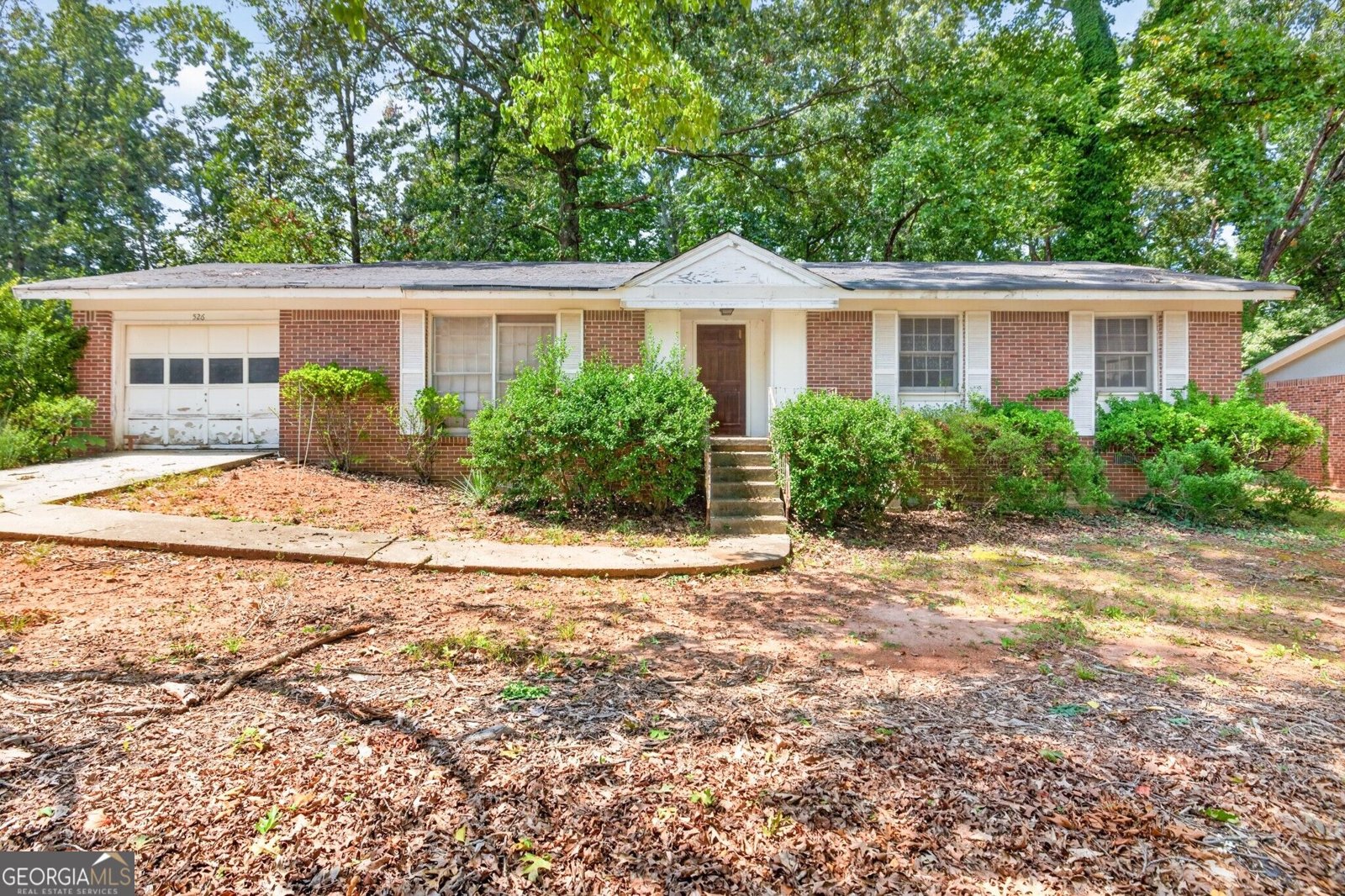 526 Stonewood Drive Stone Mountain - main photo