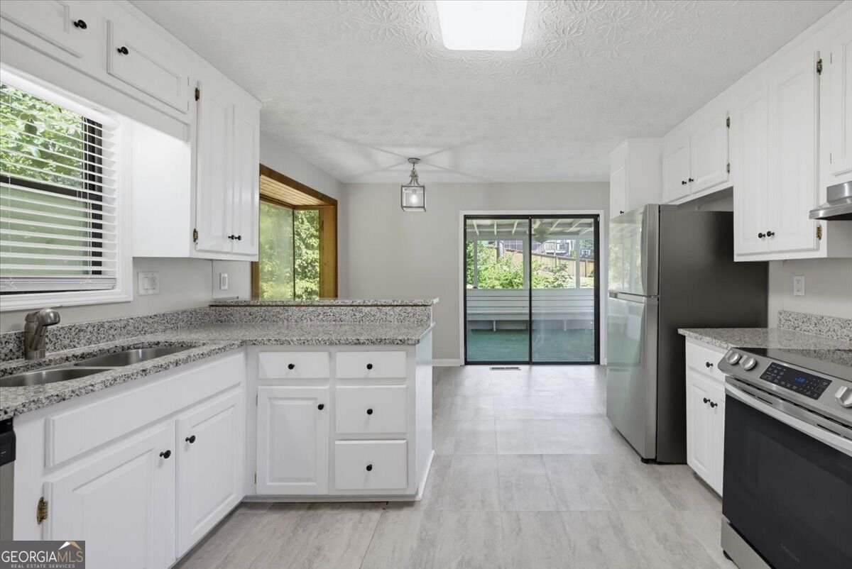 2996 Rockbridge Road Marietta - Photo 12