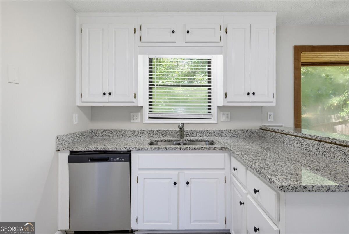 2996 Rockbridge Road Marietta - Photo 13