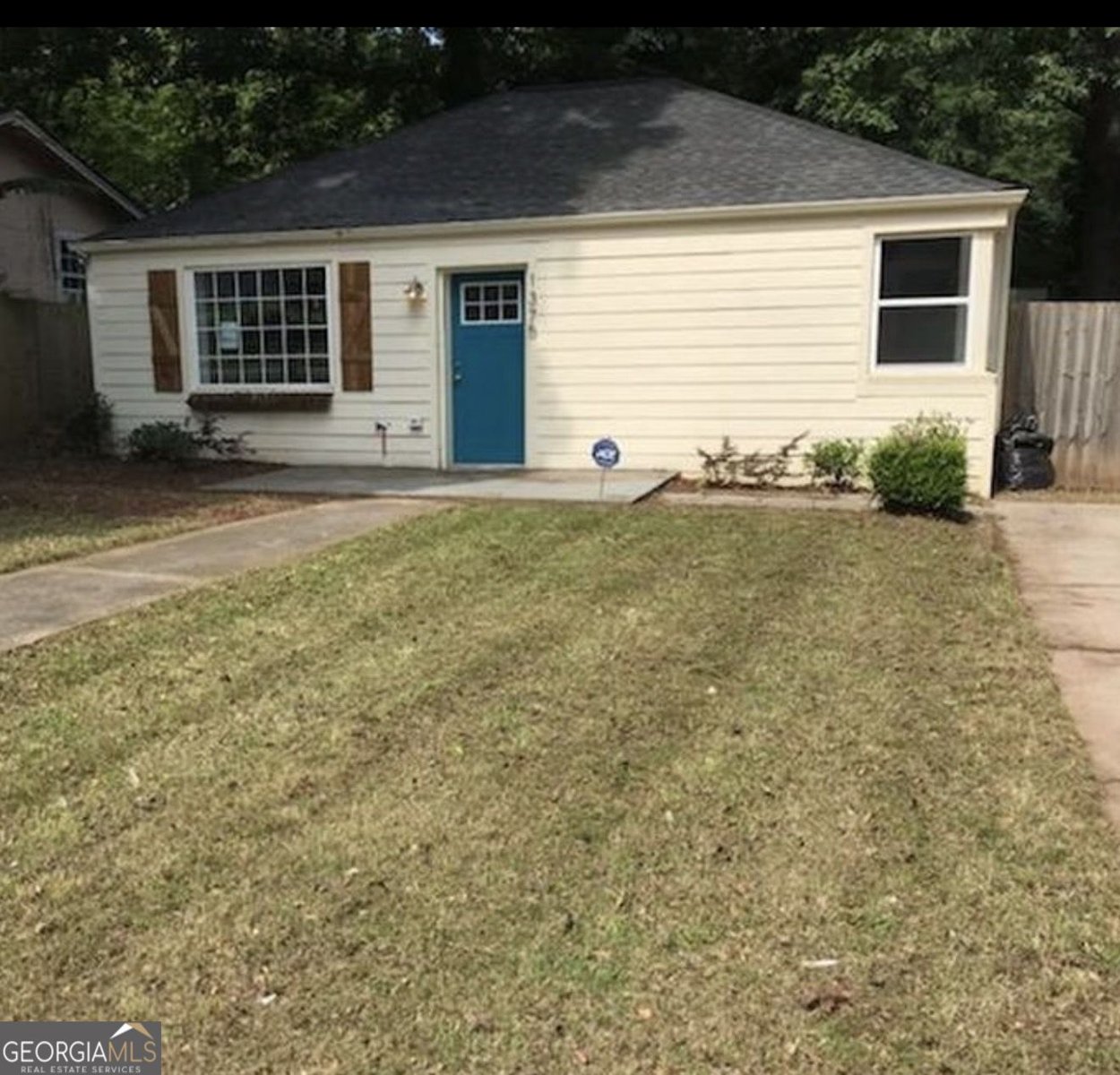 1375 Graymont Drive Atlanta - main photo