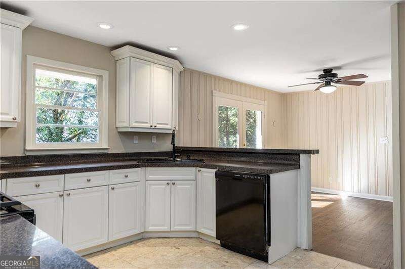 535 Valley Lane Atlanta - Photo 7