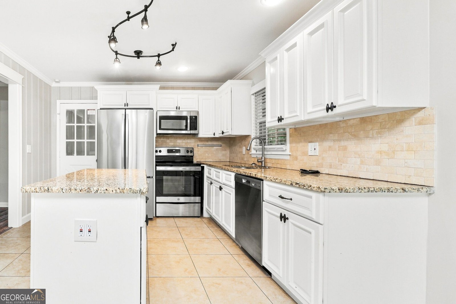 2321 Hollyridge Drive Marietta - Photo 6